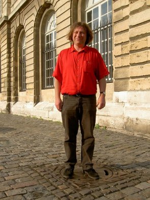 Herv&eacute; Chabannes devant le Mus&eacute;um d'Histoire Naturelle du Havre